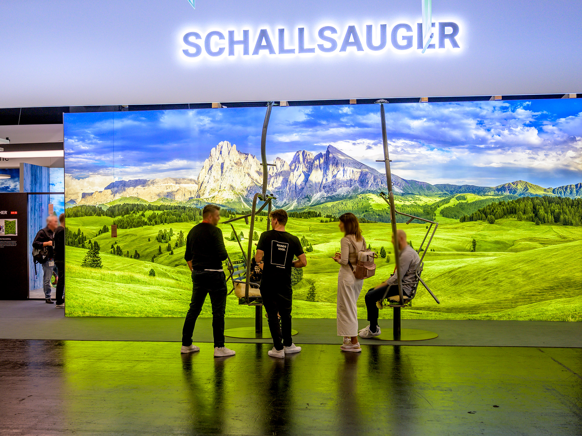 Orgatec &ndash; Akustikbilder und Schallabsorber von SCHALLSAUGER&reg;
