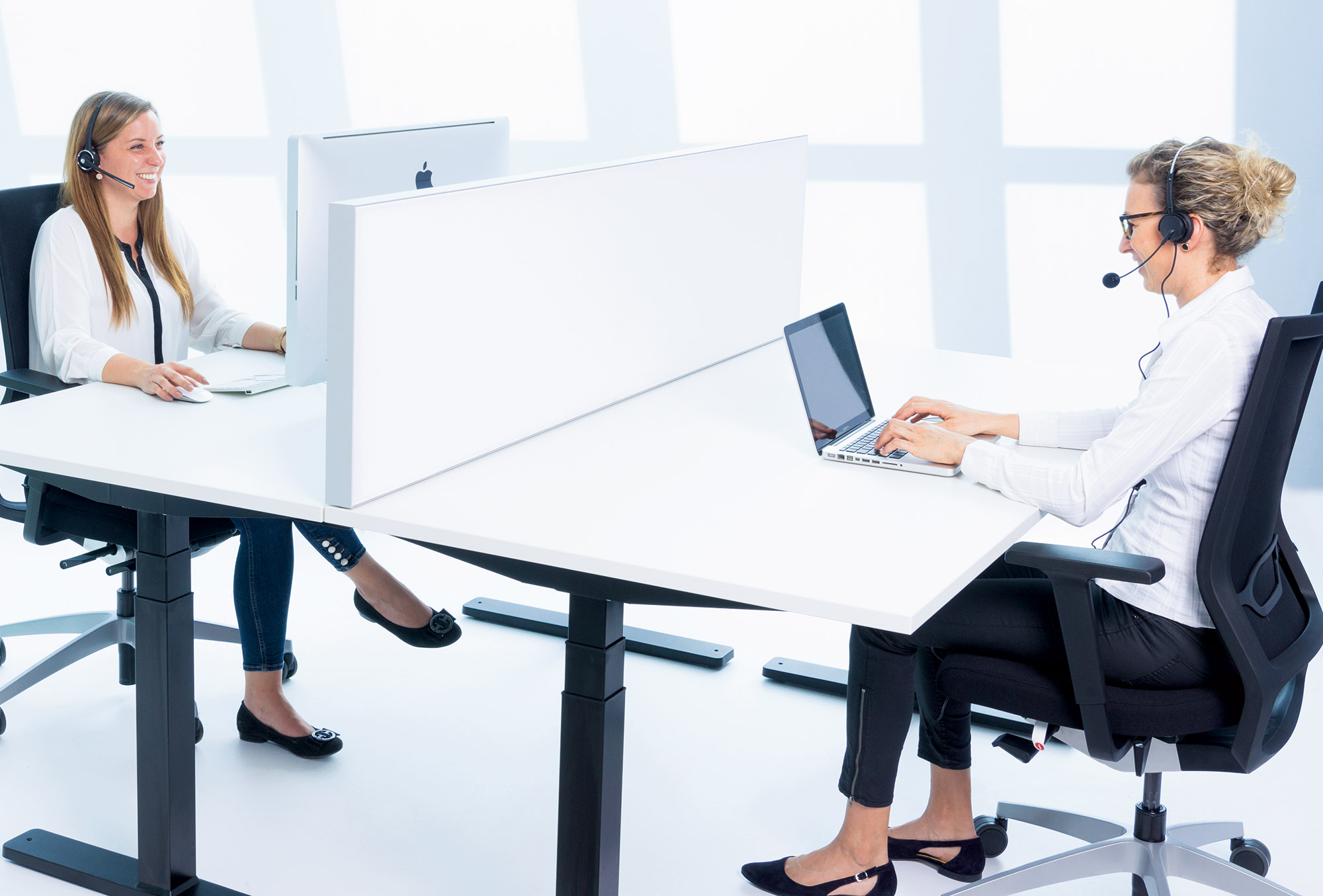 Table &ndash; Akustikbilder und Schallabsorber von SCHALLSAUGER&reg;