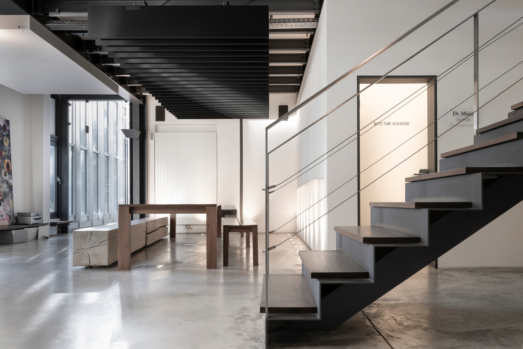 Schallabsober als Baffle an der Decke